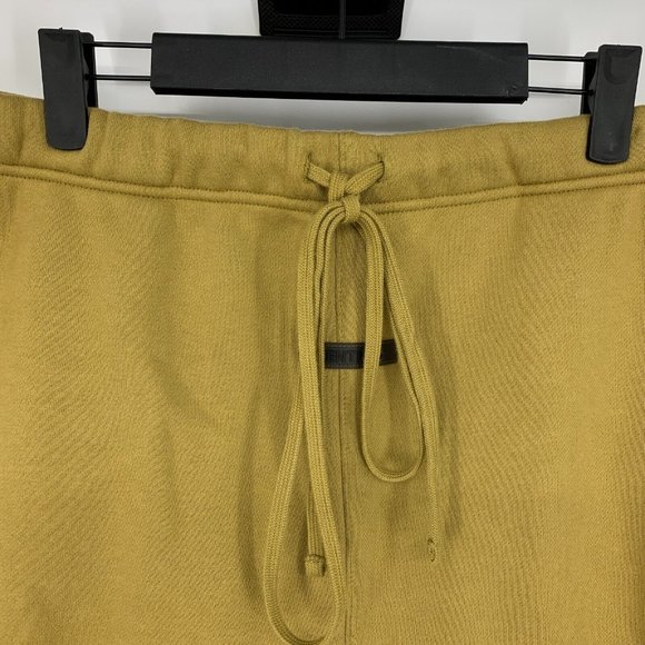 Fear of God Essentials Tan Shorts - Picture 4 of 10